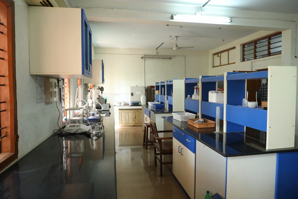 2.Applied_Botany_Research_Lab_II