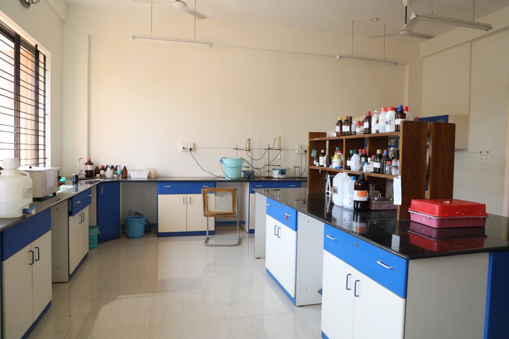 9.Applied_Botany_Research_Lab_B2-8